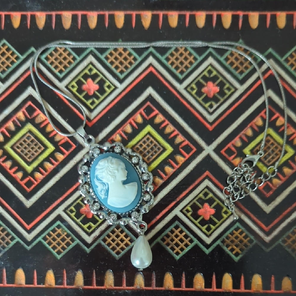 🩵 Elegant Silver and Blue Cameo Necklace